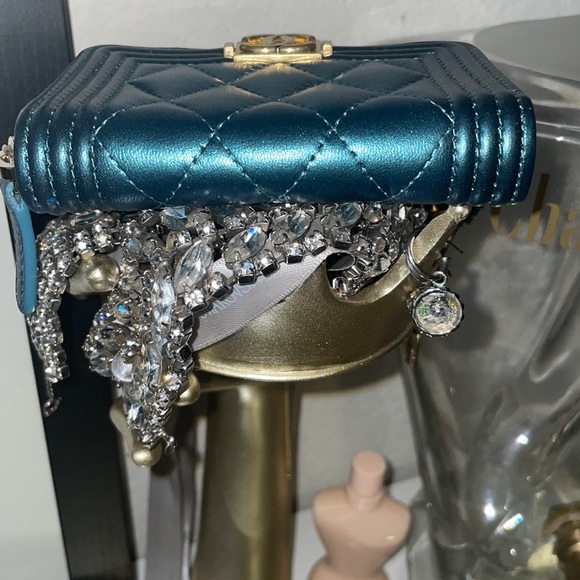 Chanel Boy Zip Around Wallet - Picture 4 of 7